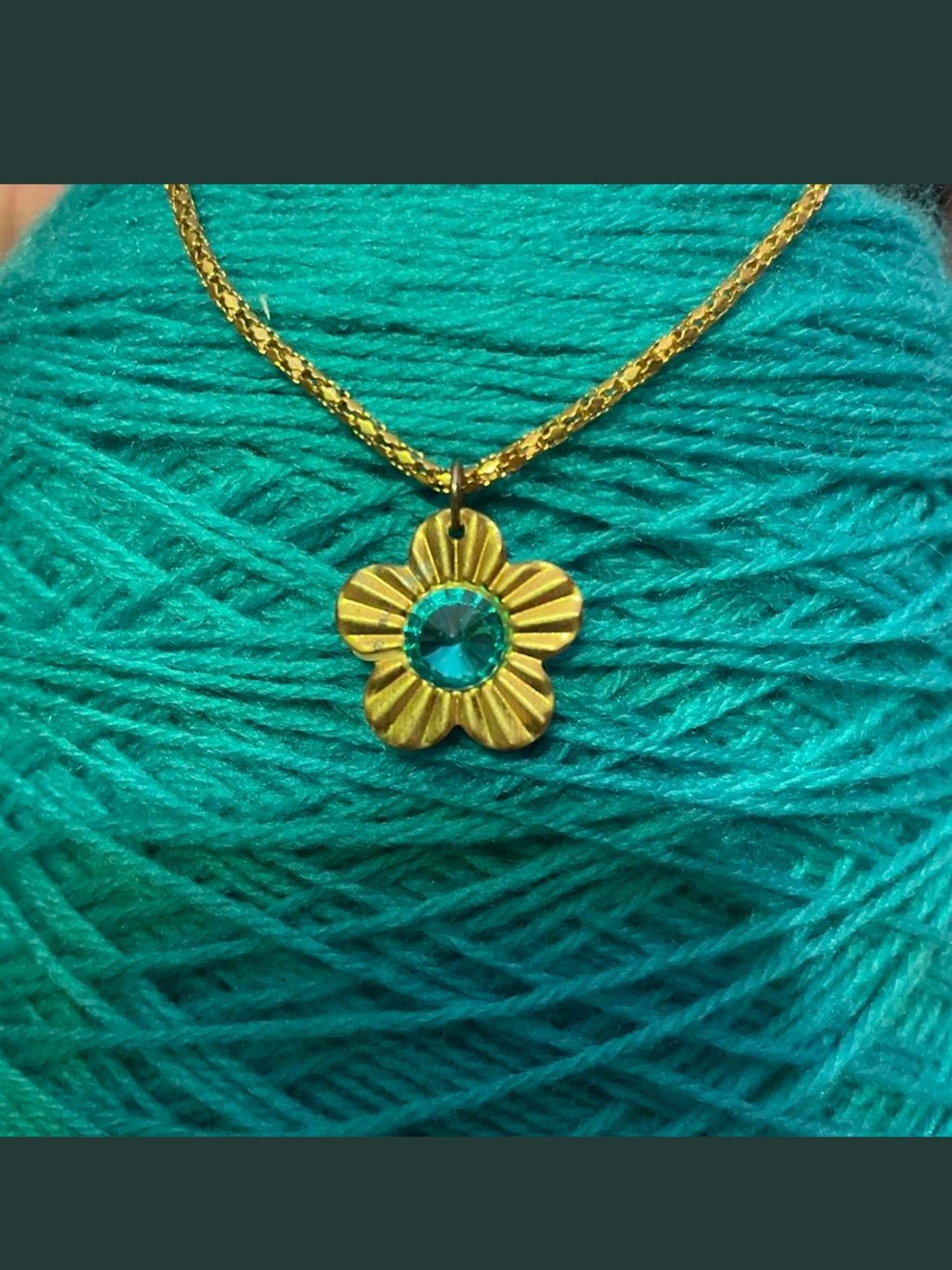 Plastic Gold Tone Flower Pendant Necklace Charm with Teal Center